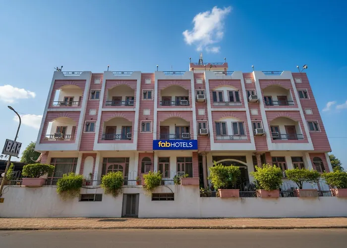 Fabhotel Rajlaxmi Palace - Ashok Vihar Metro Station Jaipur